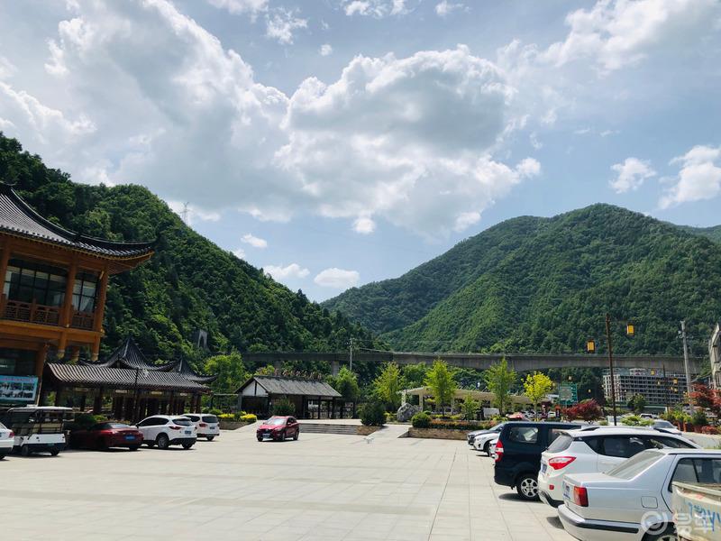 【我和魅影】天然氧吧之牛背梁暨易车20周年生日