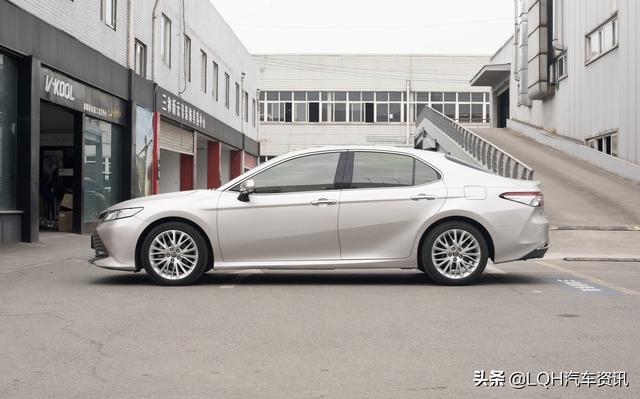 丰田最畅销的B级车，油耗4.1L，一公里3毛钱，月销16385辆
