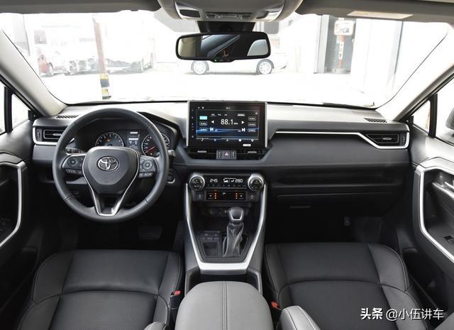 丰田又一“猛将”，号称“小汉兰达”，配2.5L+CVT，比皓影大气