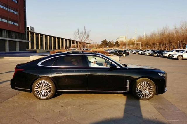 33万喜提二手奥迪A6L，半个月后再试驾红旗H9，车主：差距挺大的