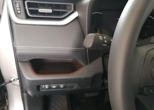 全新RAV4现场提车，有一种陶醉之感