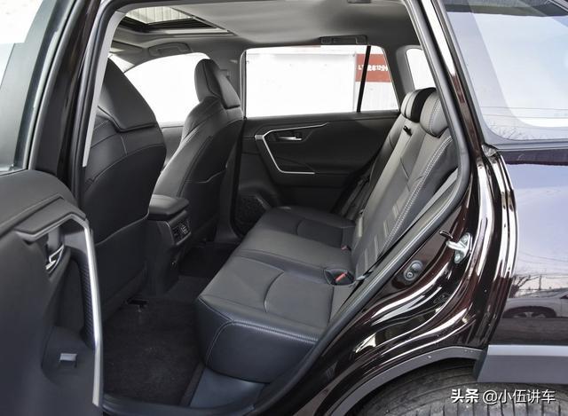 丰田又一“猛将”，号称“小汉兰达”，配2.5L+CVT，比皓影大气