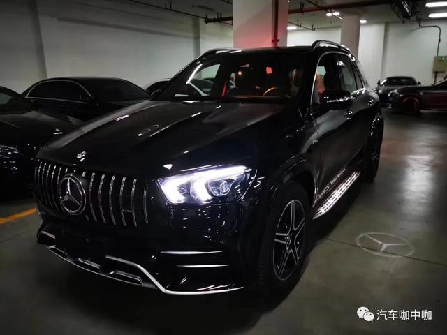 没买卡宴，100万提了台奔驰GLE53，AMG出品，路上难得一见