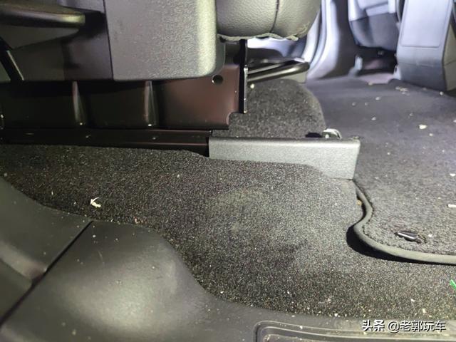 路虎发现5后排座椅升高，从此和小板凳说BYEBYE