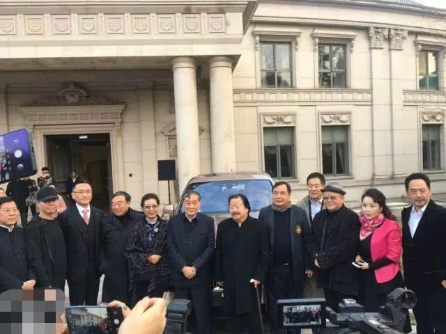 “京A00001”车主喜提库里南，交车现场大腕云集，堪比春晚