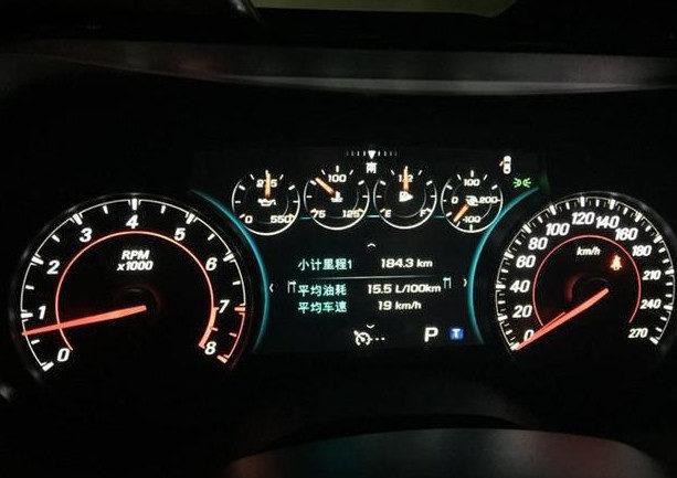 40万提了一辆雪佛兰科迈罗，车主看到油耗后表示比哈弗还省油