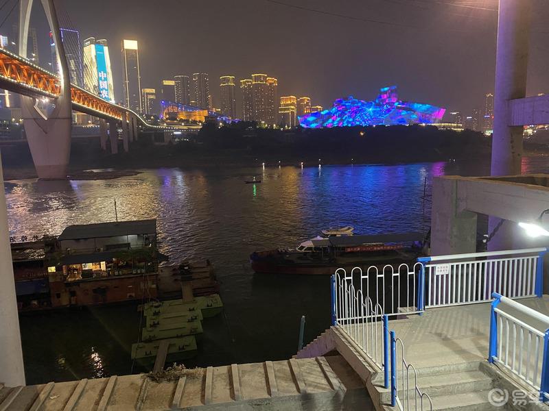 忙里偷闲，邂逅雾都