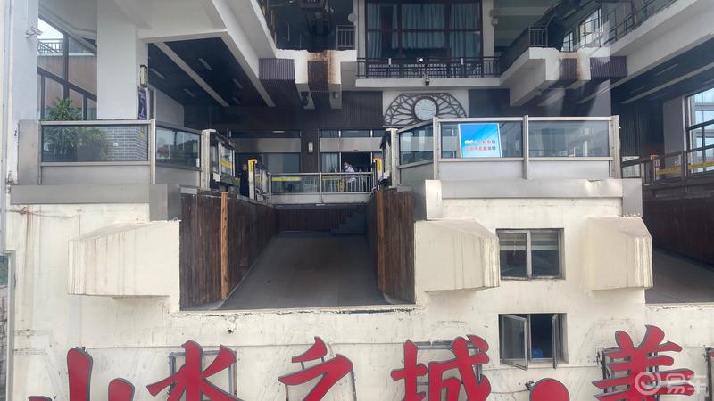 忙里偷闲，邂逅雾都