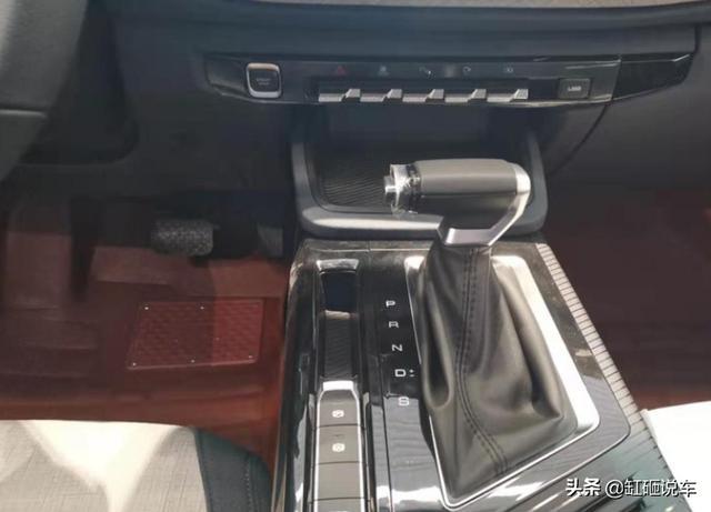 放弃CS75提6座MPV，后排能跷二郎腿，带自动驾驶，12万落地顶配