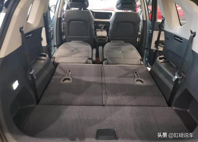 放弃CS75提6座MPV，后排能跷二郎腿，带自动驾驶，12万落地顶配