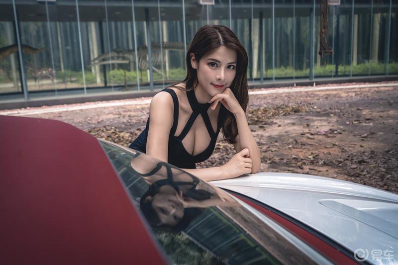 撩妹神器保时捷-718 Boxster，敞篷美女大长腿全都有！