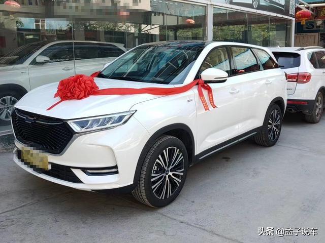 裸车9.7万喜提长安欧尚X7，用车1500公里后，车主：空间太满意了