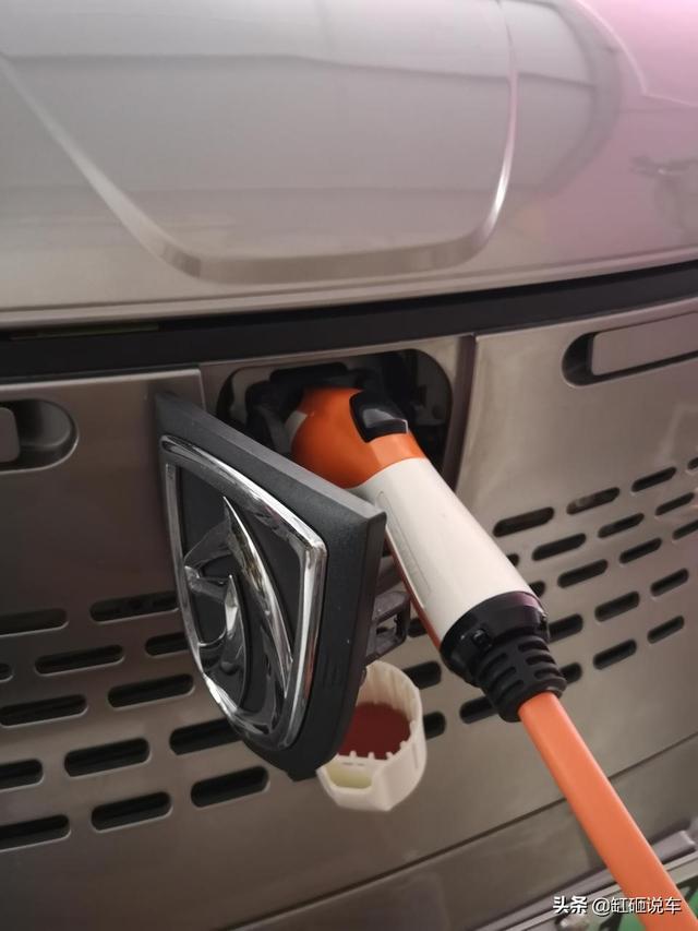 3.98w提了台“代步利器”，造型比Smart可爱，开起来还十分享受