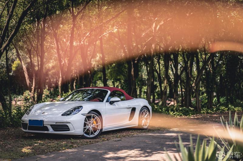 撩妹神器保时捷-718 Boxster，敞篷美女大长腿全都有！