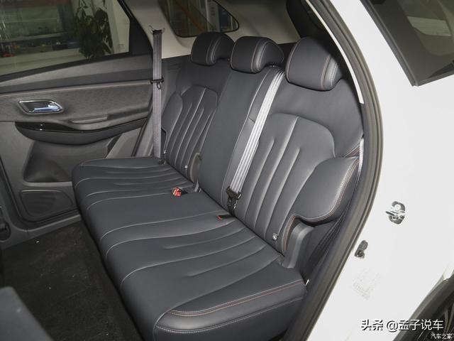 裸车9.7万喜提长安欧尚X7，用车1500公里后，车主：空间太满意了