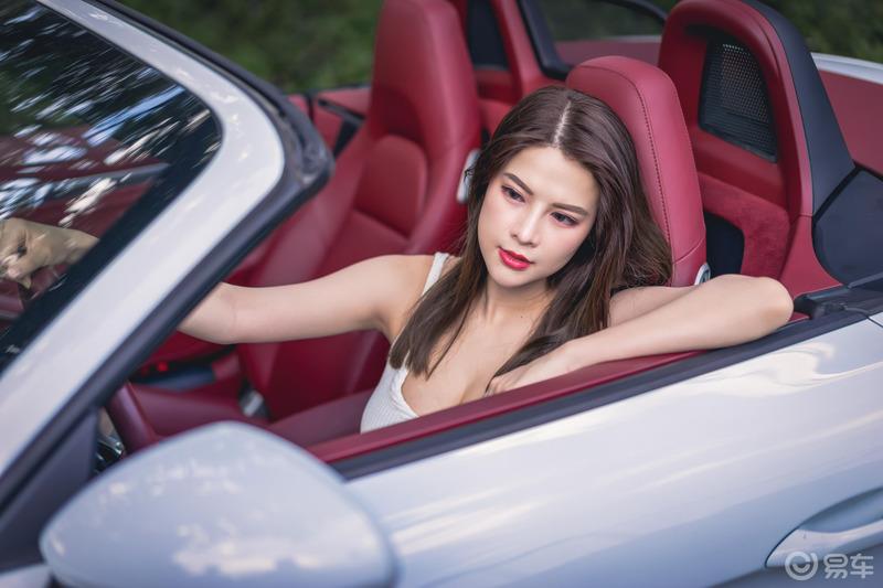 撩妹神器保时捷-718 Boxster，敞篷美女大长腿全都有！