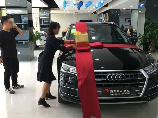 新奥迪Q5L提车记，车主：30万左右入手，放弃奔驰GLC