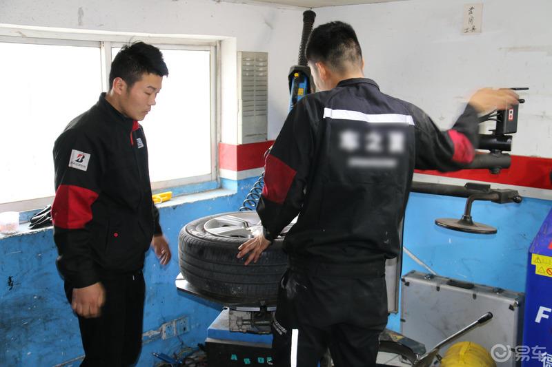 节日前为小科更换新胎压监测