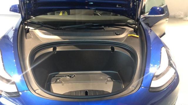 30万元购买特斯拉MODEL3 家人和我闹别扭：提速太快 坐得不舒服