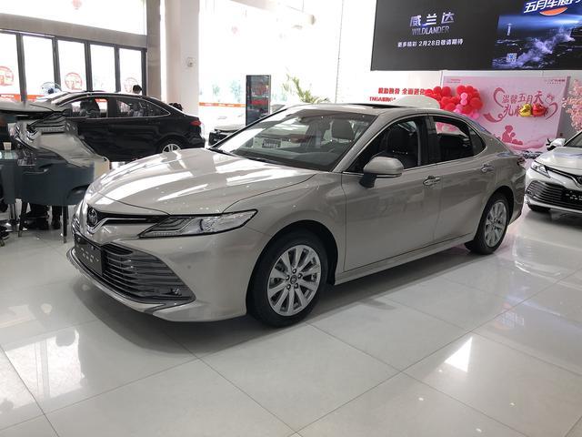 2019款丰田凯美瑞2.0G豪华版真实提车经历，配置高安全性好
