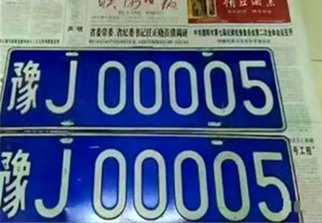 深圳美女车主喜提“豹子号”车牌，看到车牌号，却“无福消受”