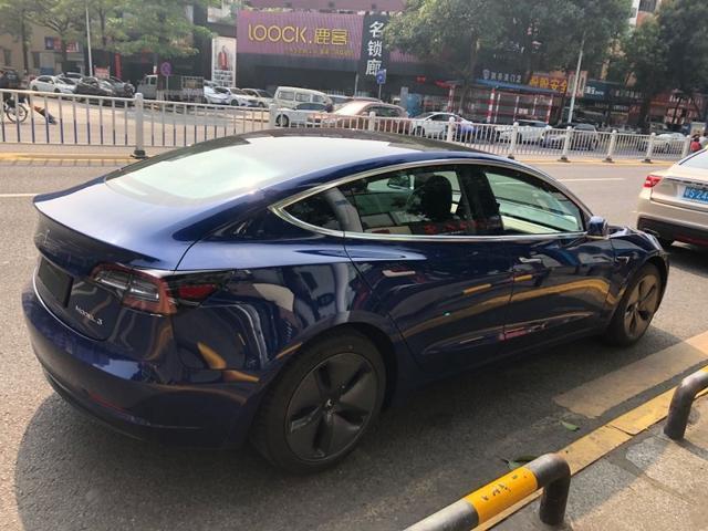 30万元购买特斯拉MODEL3 家人和我闹别扭：提速太快 坐得不舒服