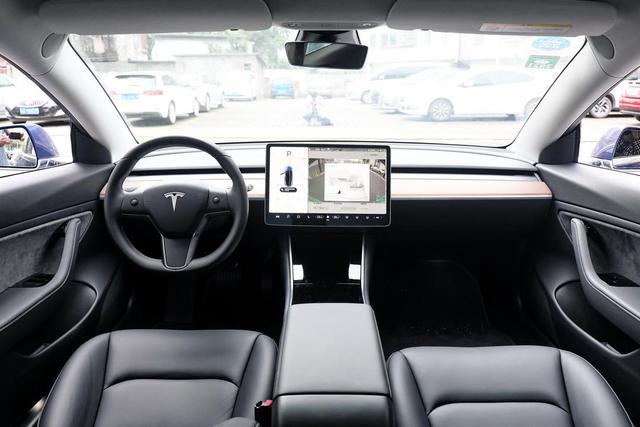 30万元购买特斯拉MODEL3 家人和我闹别扭：提速太快 坐得不舒服