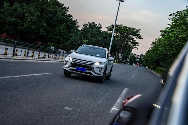 这日系SUV1.5T+250牛米，还配四驱，车主：动力劲、操控好