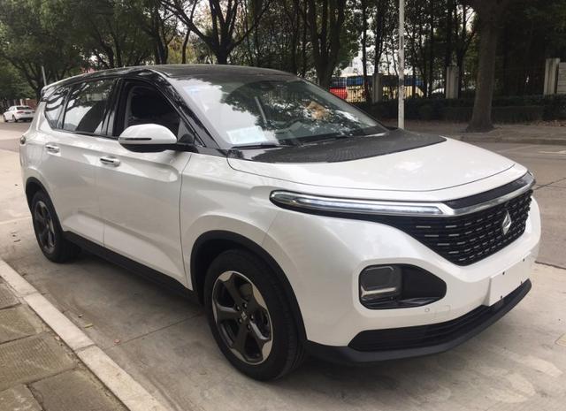 90后奶爸喜提新宝骏RM-5尊贵6座版，带L2级自动驾驶，这价格咋样