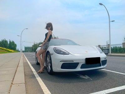 长腿女神迟到一年多的保时捷718提车作业