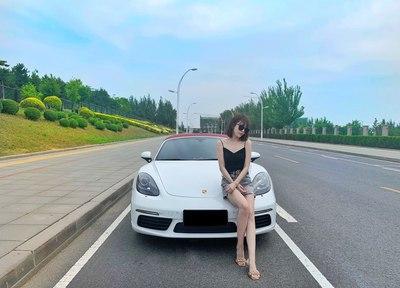 长腿女神迟到一年多的保时捷718提车作业