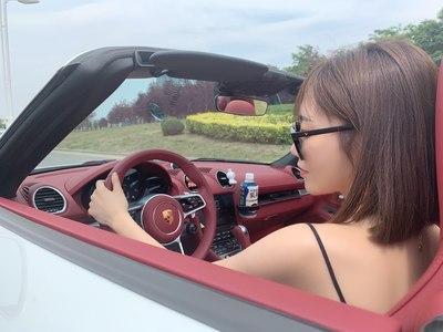长腿女神迟到一年多的保时捷718提车作业