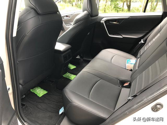 丰田威兰达2.0L豪华版真实提车作业和驾驶感受，400元开1000公里