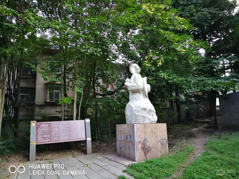 【青青河边草】【川西南之旅】DAY2 成都–西昌之后游览西昌邛海