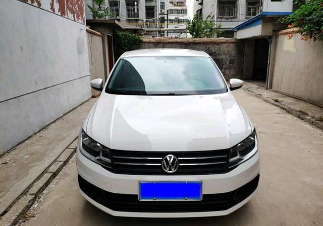 喜提新桑塔纳，驾驶质感出色，配置有点寒酸，这个价格买贵了吗