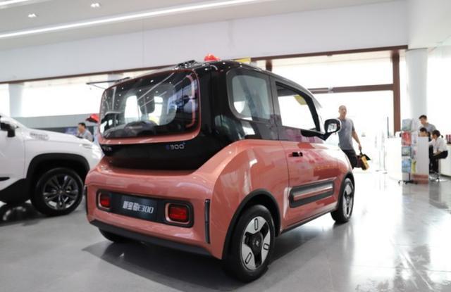 新宝骏E300Plus提车记——颜值诱人、配置高级，顶配落地才9万