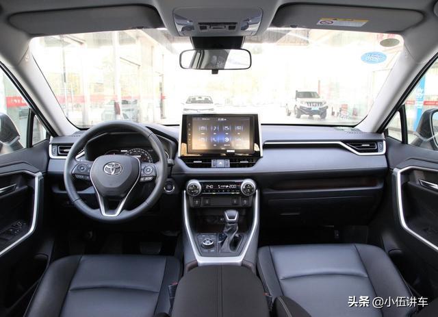 丰田又成功了，号称“小汉兰达”，一箱油1000KM，30天卖17000台