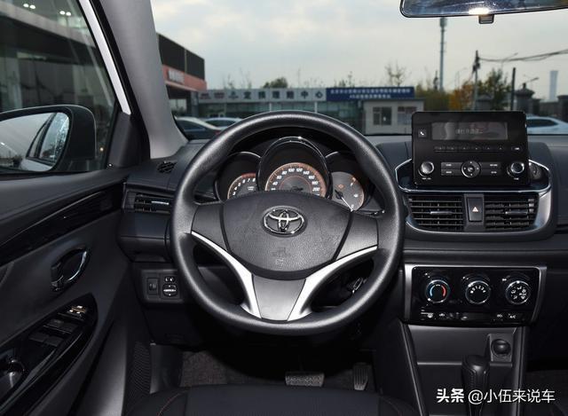 丰田再出“王炸”！号称“小号雷克萨斯”，油耗5.2L仅7.78万起