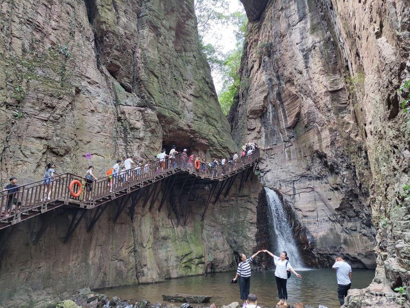 【中原精彩一夏】炎热酷暑  戏水洛阳龙潭峡