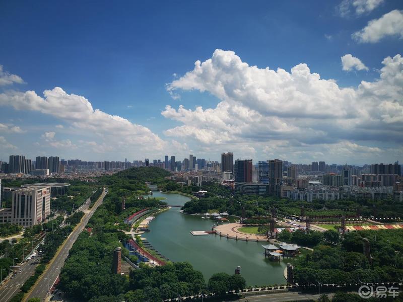 千灯湖旁的车友聚会 易起乐