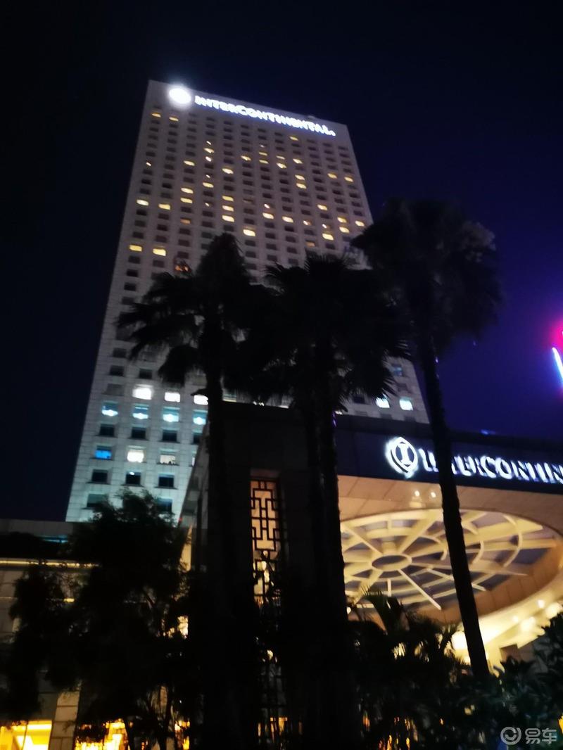 千灯湖旁的车友聚会 易起乐