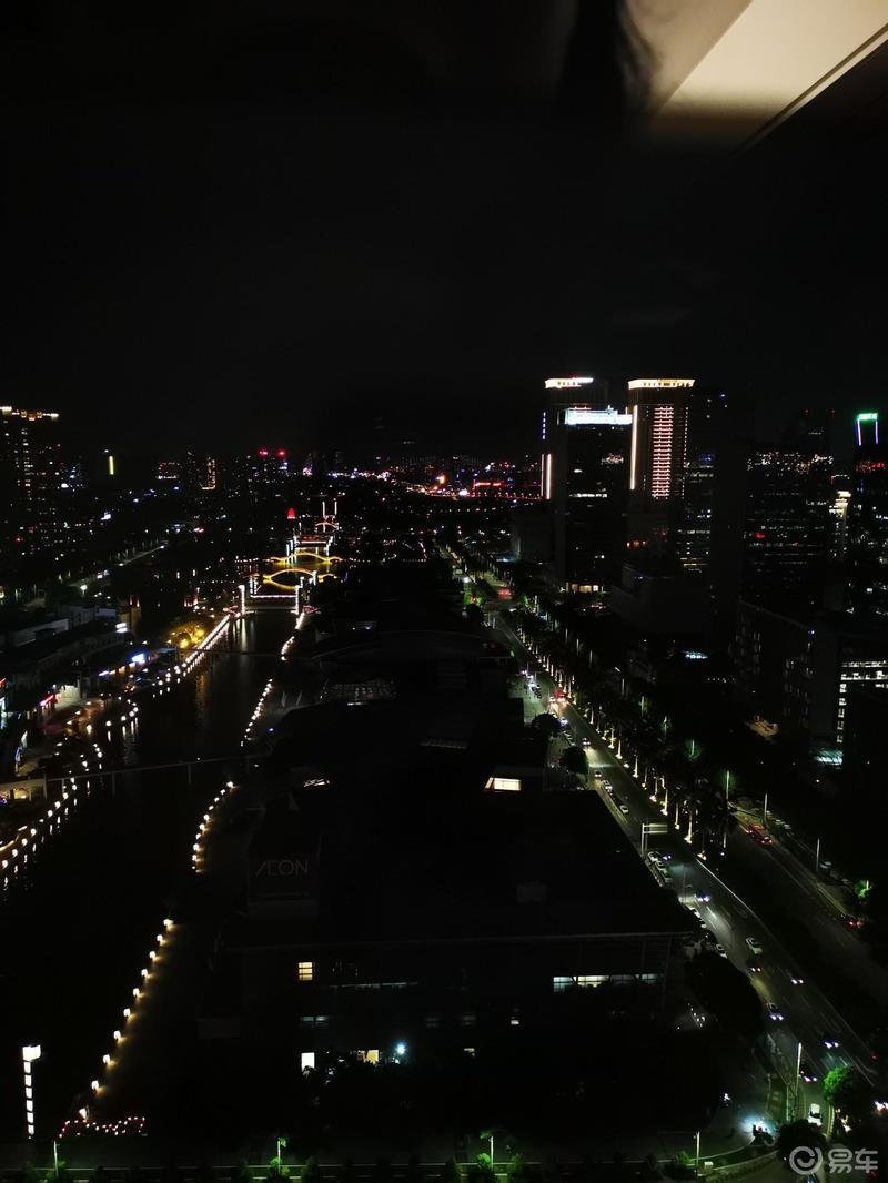 千灯湖旁的车友聚会 易起乐