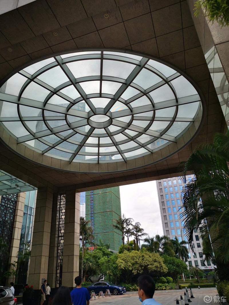千灯湖旁的车友聚会 易起乐