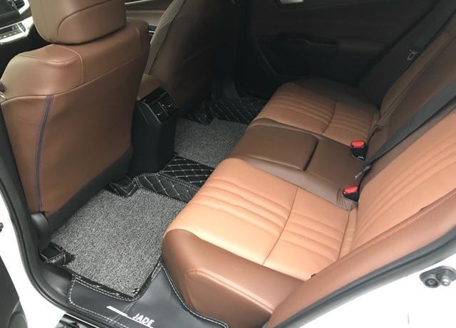 15W的裸车价，我买了日系的旅行车，比斯柯达明锐旅行版好