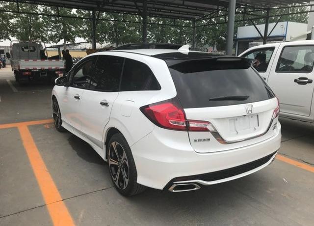 15W的裸车价，我买了日系的旅行车，比斯柯达明锐旅行版好