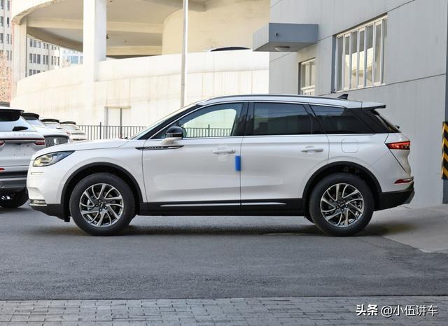又一豪华SUV黑马，既是“加速王”又是“静音王”，比奥迪Q3有面