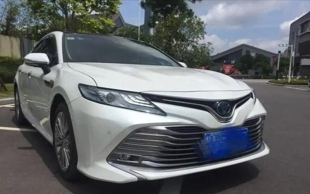 朋友放弃豪华品牌奥迪A4L，却选择了它，你们说她做的对吗