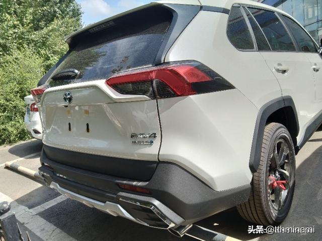 买了台性价比超高的荣放双擎