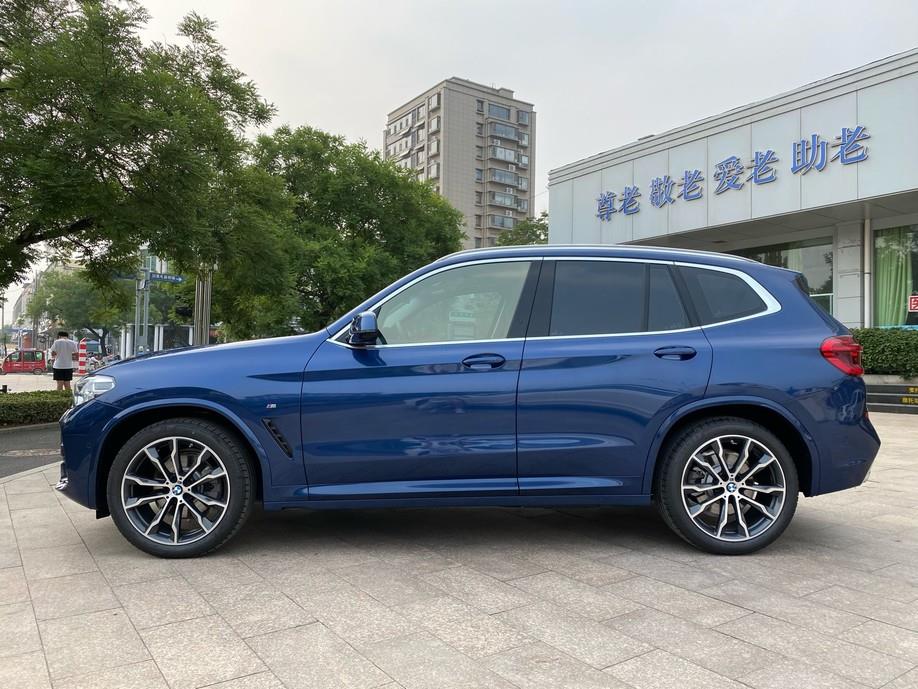 宝马x3提车作业hi小蓝bmwx330i量子蓝