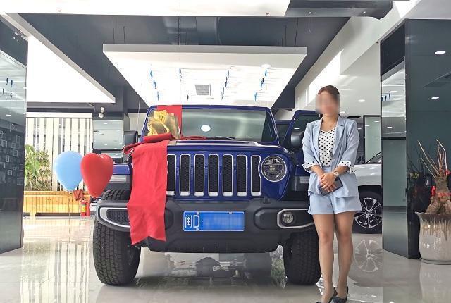 Jeep牧马人提车记，车主：对比奔驰GLE350，更喜欢硬派